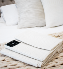 Load image into Gallery viewer, Single Earthing/Grounding Organic Cotton Flat Bed Sheet
